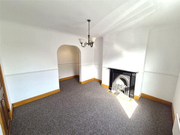 3 Bedroom Mid Terrace House