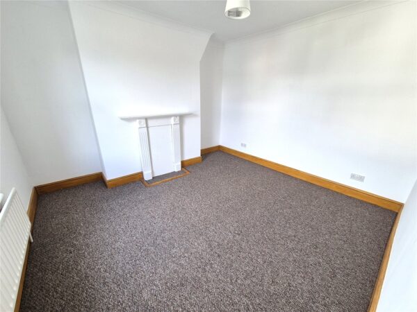 3 Bedroom Mid Terrace House