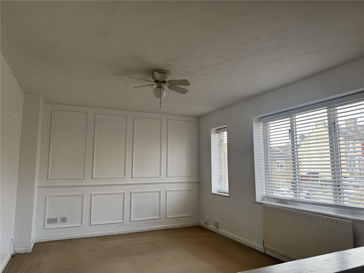 2 BEDROOM TOP TOP FLOOR MAISONETTE