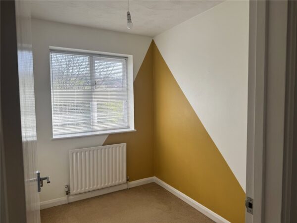 2 BEDROOM TOP TOP FLOOR MAISONETTE