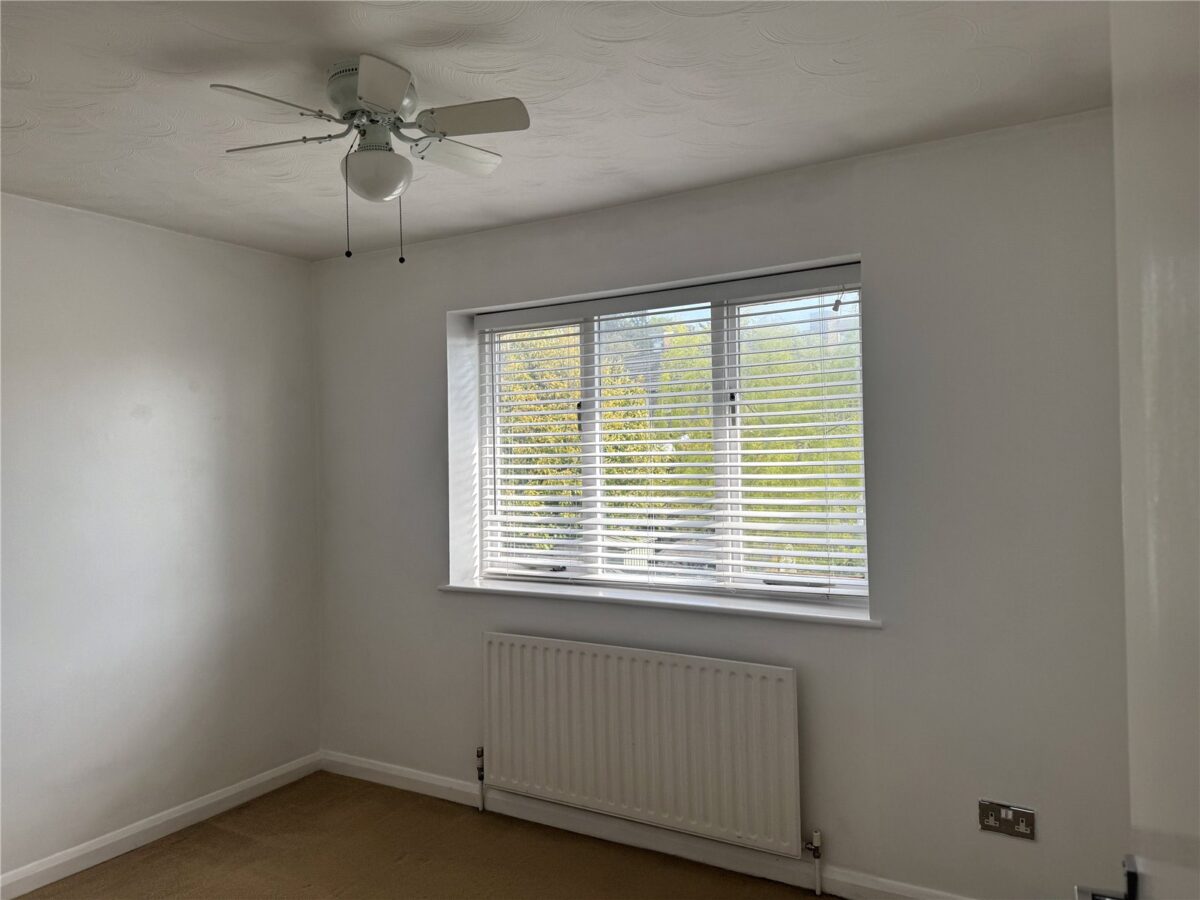 2 BEDROOM TOP TOP FLOOR MAISONETTE