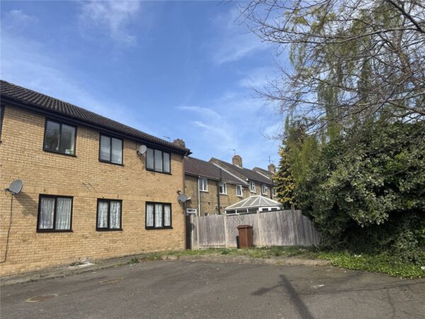 2 BEDROOM TOP TOP FLOOR MAISONETTE