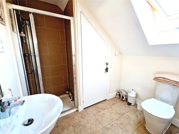 4 Bedroom Semi Detached House