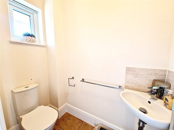 4 Bedroom Semi Detached House