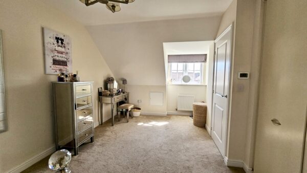4 Bedroom Semi Detached House