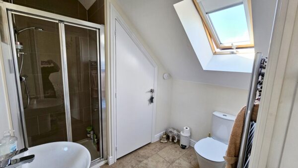 4 Bedroom Semi Detached House