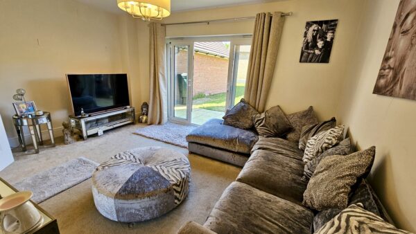 4 Bedroom Semi Detached House