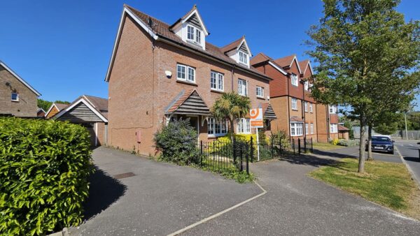 4 Bedroom Semi Detached House