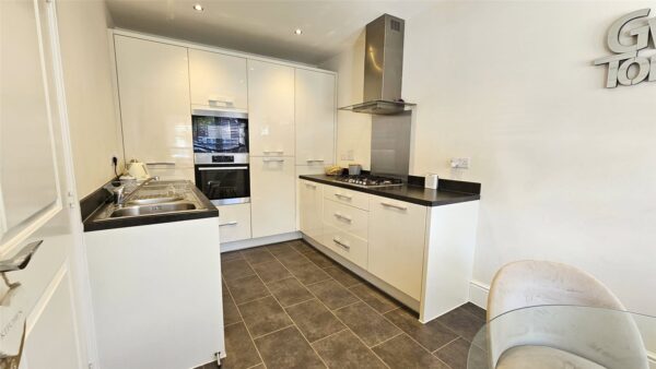4 Bedroom Semi Detached House