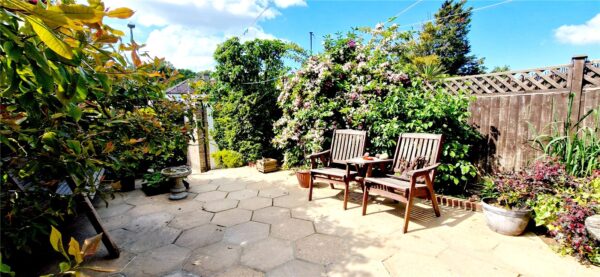 2-Bedroom Mid-Terrace Home –  with Garage