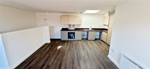 2 BEDROOM DETACHED FREEHOLD COACH HOUSE