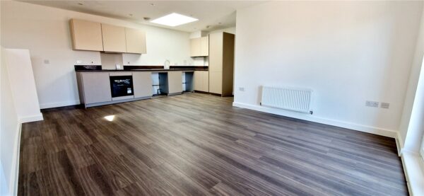 2 BEDROOM DETACHED FREEHOLD COACH HOUSE