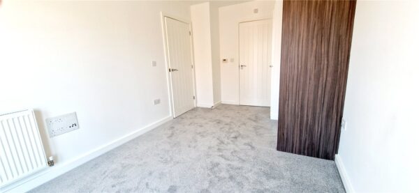 2 BEDROOM DETACHED FREEHOLD COACH HOUSE