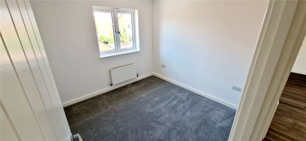 2 BEDROOM DETACHED FREEHOLD COACH HOUSE