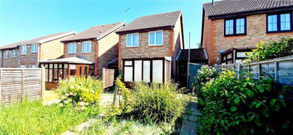 3-Bedroom Link-Detached Home in Northfleet