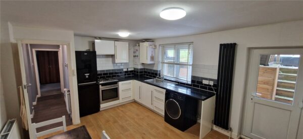 Spacious 2-Bedroom Period Conversion with Garden, Garage,