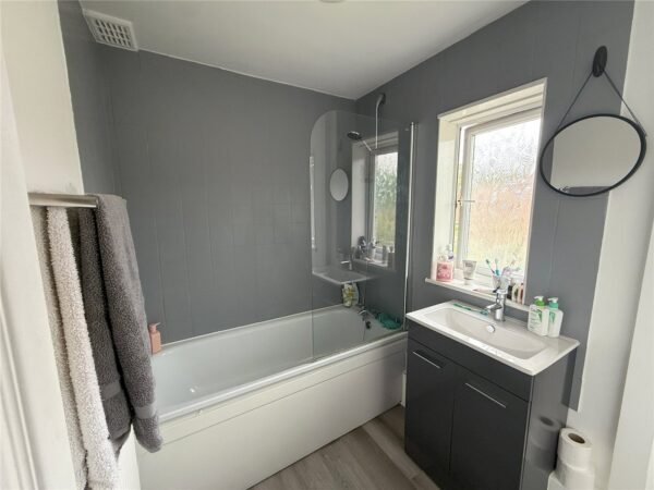 3 BEDROOM SEMI - EAST MALLING