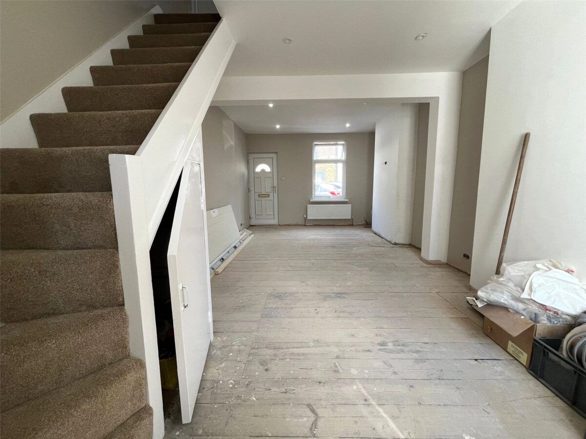 2 BEDROOM TERRACE HOUSE