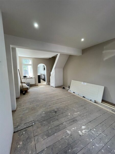 2 BEDROOM TERRACE HOUSE