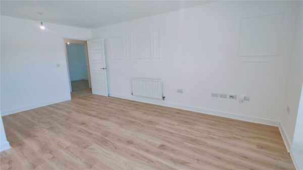 RIVER VIEW 2 BED, 2 BATHROOM APARTMENT