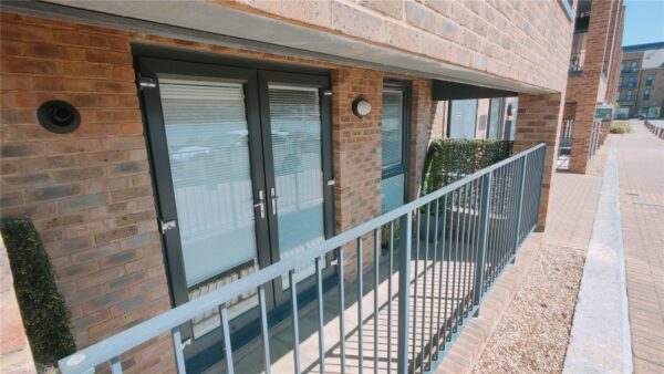 RIVER VIEW 2 BED, 2 BATHROOM APARTMENT