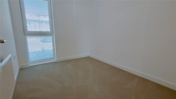 RIVER VIEW 2 BED, 2 BATHROOM APARTMENT