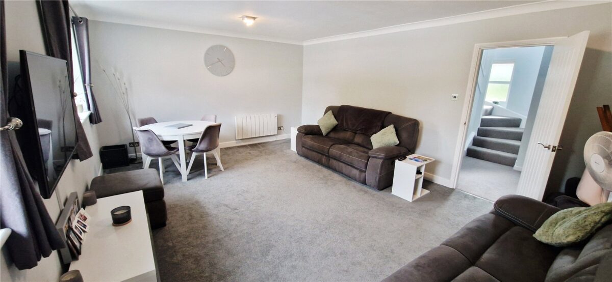 1 BED SPLIT LEVEL APARMENT