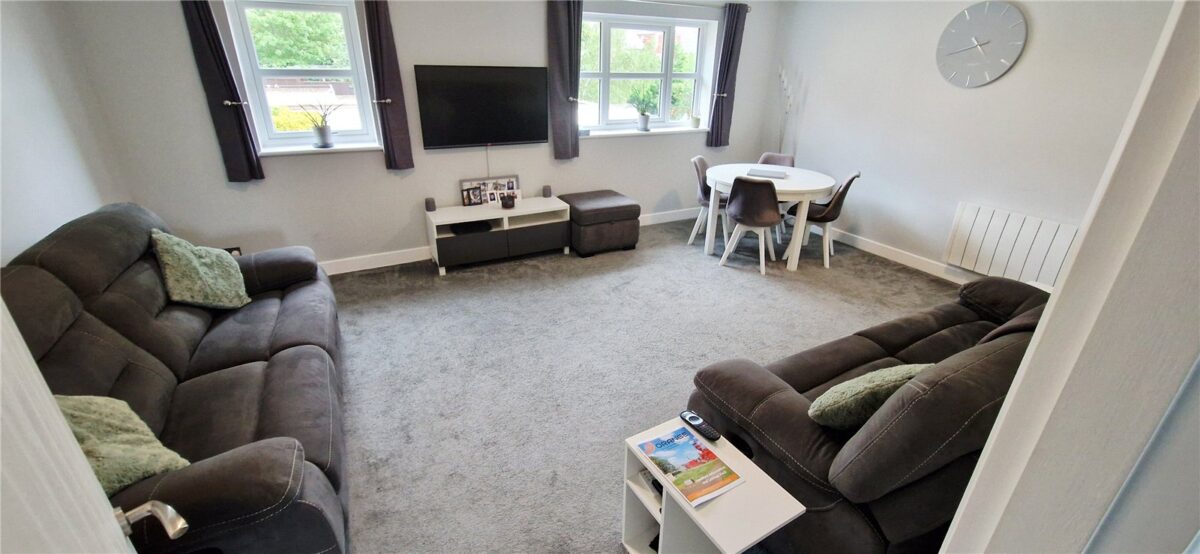 1 BED SPLIT LEVEL APARMENT