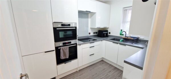 1 BED SPLIT LEVEL APARMENT