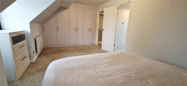 1 BED SPLIT LEVEL APARMENT