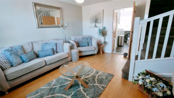 STUNNING 2 BEDROOM HOUSE