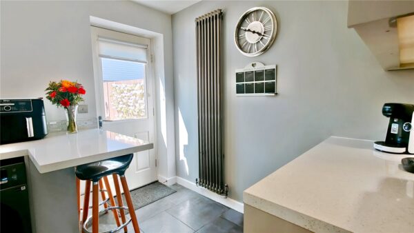 STUNNING 2 BEDROOM HOUSE