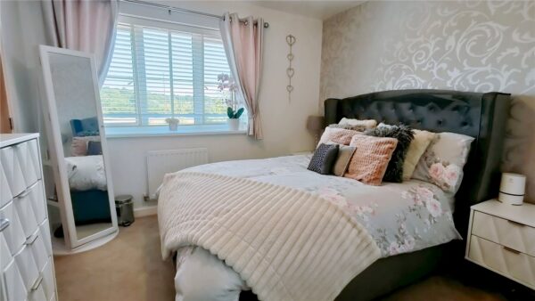 STUNNING 2 BEDROOM HOUSE