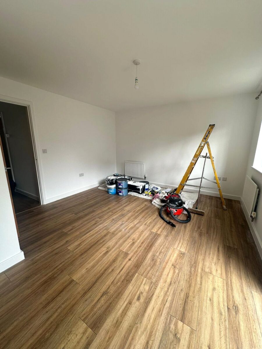 Spacious 3-Bedroom Semi-Detached Home with Garden, Garage & En-Suite