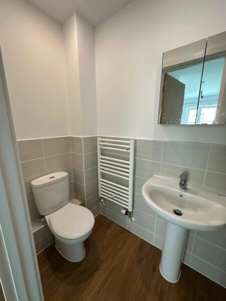 Spacious 3-Bedroom Semi-Detached Home with Garden, Garage & En-Suite