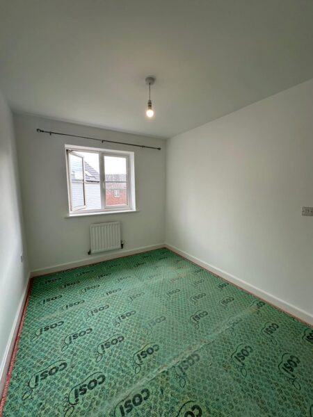 Spacious 3-Bedroom Semi-Detached Home with Garden, Garage & En-Suite