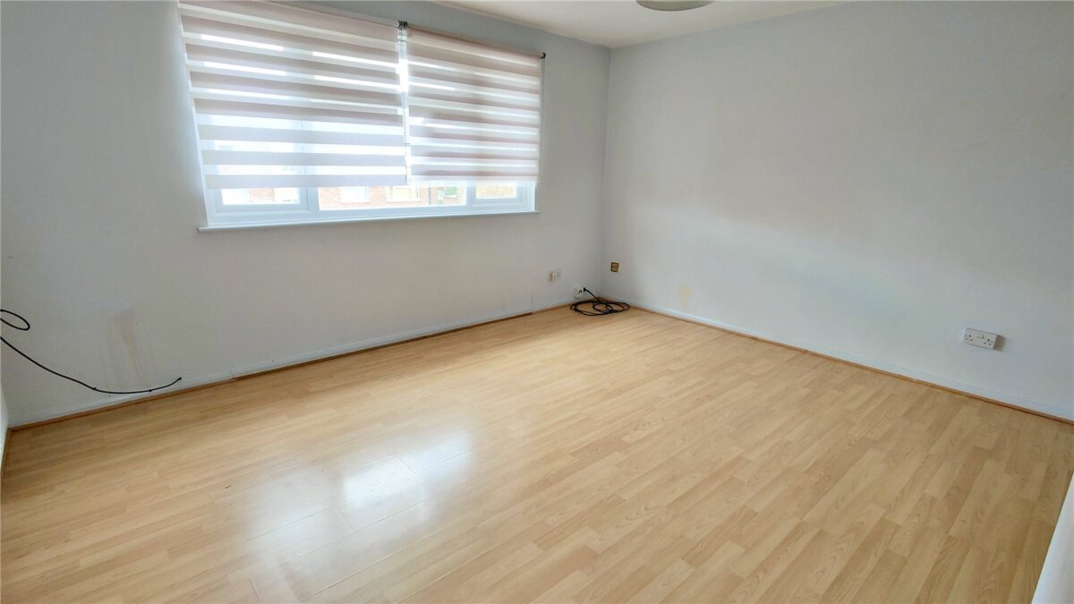 2 BEDROOM IN SWANSCOMBE