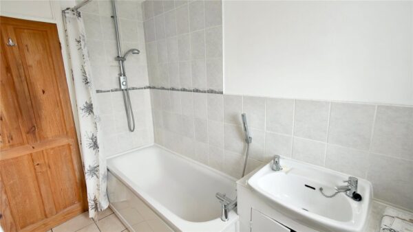 2 BEDROOM IN SWANSCOMBE