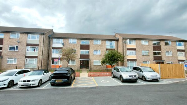 2 BEDROOM IN SWANSCOMBE
