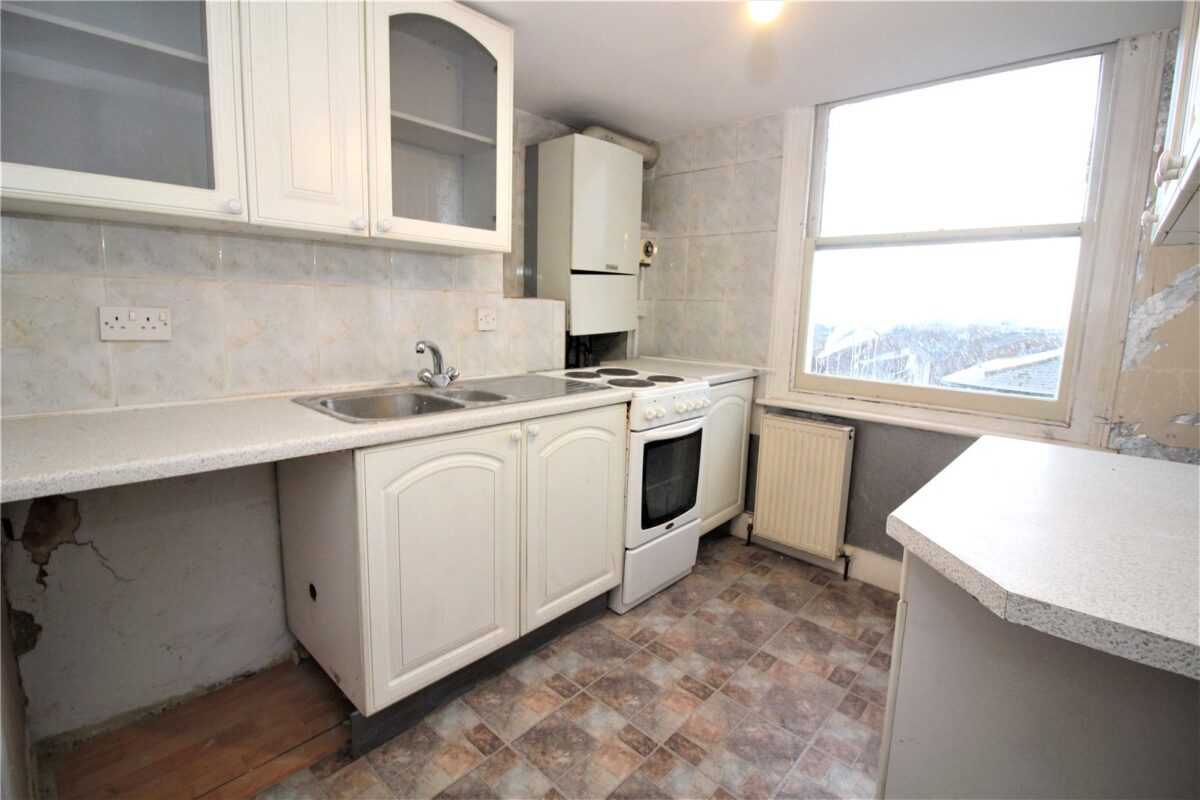 1 bedroom top floor flat