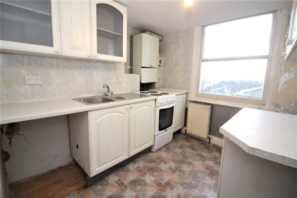 1 bedroom top floor flat